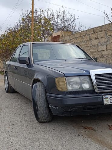 Mercedes-Benz: Mercedes-Benz W124: 2 l | 1992 il Sedan — 1