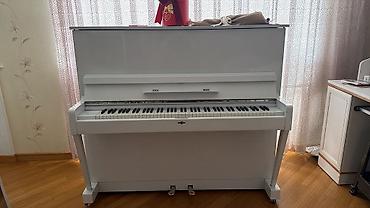 Ağ rəngli akustik upright piano - Korpus: parlaq ağ lak örtük, müasir — 3