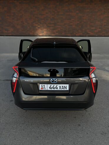 Toyota: Toyota Prius: 2017 г., 1.8 л, Гибрид, Седан — 5