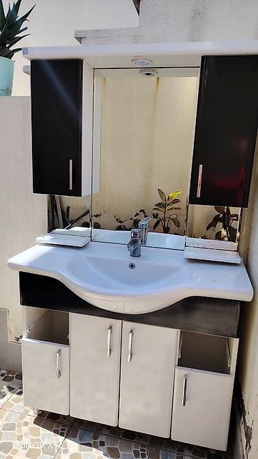 plastik skaf: Hamam üçün lavabo və şkaf dəsti - Rəng: ağ-qara - Material: parlaq — 2