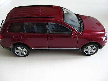 Көркөм өнөр жана коллекциялоо: Масштабная модель vw touareg
фирма welly
металл
состояние на фото! — 6