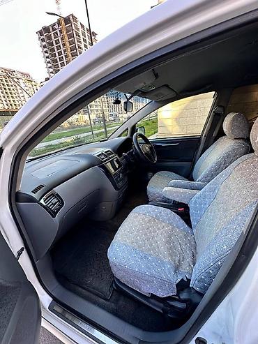 уза: Toyota Ipsum: 2001 г., 2.4 л, Автомат, Бензин, Минивэн — 6