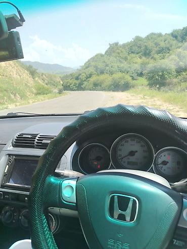 бензин сатылат: Honda Fit: 2003 г., 1.5 л, Автомат, Бензин, Хетчбек — 3