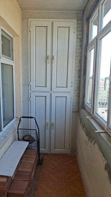 balkon skaflari: Açılan, 4 qapılı Düz dolab, Eyvan dolabı