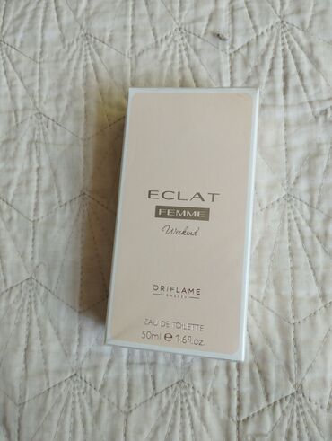 день и ночь для похудения: Туалетная вода Oriflame Eclat Femme Weekend во флаконе объемом 50 мл
