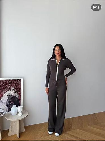 Gornji i donji deo: Kompletan outfit — zip jakna i pantalone od trikotaže! ❤️ Šta dobijač — 9
