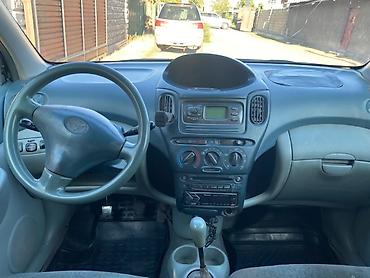 январи 5 1: Toyota Funcargo: 2001 г., 1.3 л, Механика, Бензин, Минивэн — 5