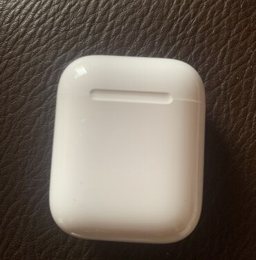 Qulaqlıqlar: Airpods-2. Original. Kontakt home-dan alınıb. Qutusu var. Sol qulaqcıq