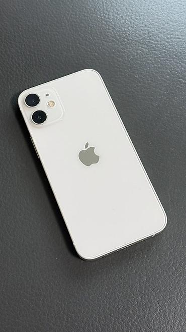 Apple iPhone 12 (серия с двойной камерой), цвет White б/у В иде в