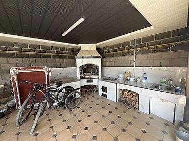 хата особняк: 🏠 Продаётся 6-комнатный дом 271 м², район Арча-Бешик 📋 Основные — 8