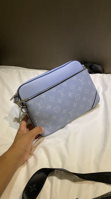 кошелек женский бишкек цена: Барсетка, Louis Vuitton, Материал: Натуральная кожа, Оригинал, Новый