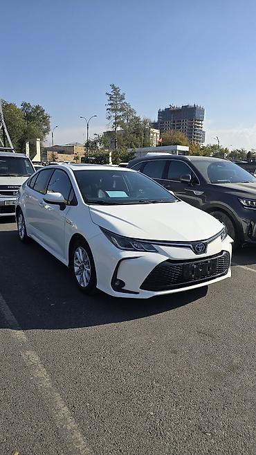 Toyota: Toyota Corolla: 2023 г., 1.8 л, Вариатор, Гибрид, Седан — 3