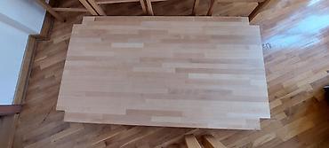 Setovi stolova i stolica: Na prodaju sto i 8 stolica od kuvane bukve. Dimenzije stola su 90 x — 6