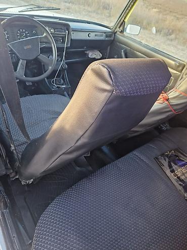 VAZ (LADA): VAZ 2107, ağ rəng, sedan gövdə. Texniki və interyer xüsusiyyətləri: - — 4