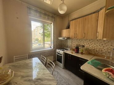 ищу квартиру в оше: 3 комнаты, 58 м², 105 серия, 2 этаж