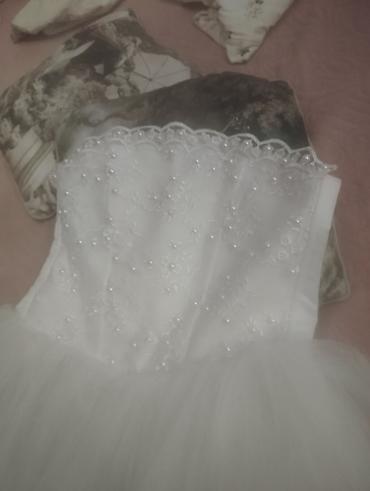 toy xonca: Ağ rəngli gəlinlik – strapless model - Üst hissə: korset tipli, düz — 1