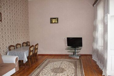 Uzunmüddətli kirayə mənzillər: Səbail rayonunda, İçərişəhərdə, köhnə tikili, 2 mərtəbəli binanın 2-ci -da lalafo.az — 2 Uzunmüddətli kirayə mənzillər: Səbail rayonunda, İçərişəhərdə, köhnə tikili, 2 mərtəbəli binanın 2-ci — 2