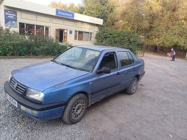 трактор 40 т: Volkswagen Vento: 1994 г., 1.8 л, Механика, Бензин, Седан