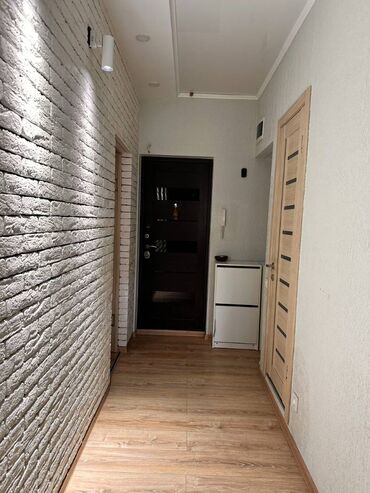 тоголок молдо фрунзе: 1 комната, 35 м², 106 серия, 9 этаж, Евроремонт