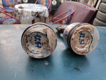 Auto delovi: Klipovi Lada 21213,21214i Niva 82.57mm 2 komada. Polovno, ocuvano — 7