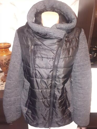 безрукавка куртка: Куртка демисезонная
В отличном состоянии
Размер "М"- Турция