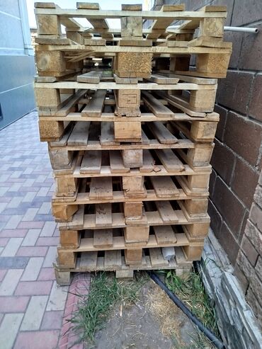 Другие строительные материалы: Продаю поддоны
