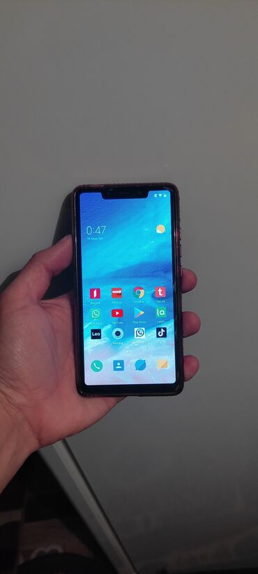 Xiaomi Mi 8 Qiymet 65azn 64gb ram4 islekdir xarabliqi yoxdur arada