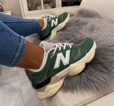 Ostala ženska obuća: New balance 9060
36 do 41
4100 — 8