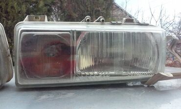 Auto delovi: Audi kupe farovi.,, — 2