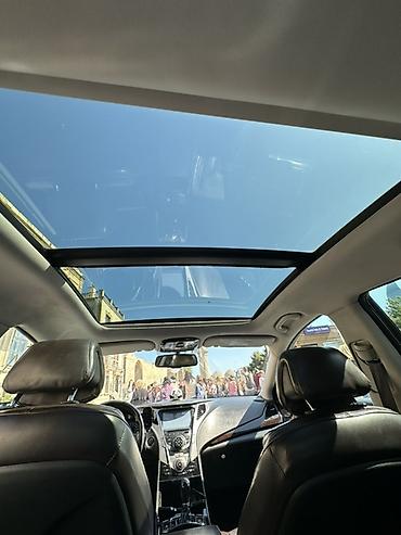 Hyundai: Hyundai Azera – biznes sinfi sedan Xüsusiyyətlər: - Korpusu: 4 qapılı — 5