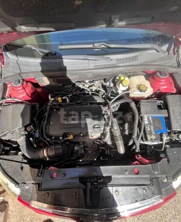 Chevrolet: Chevrolet Cruze sedan – RS paketli, qırmızı rəng. - Kuzov: 4 qapılı — 5