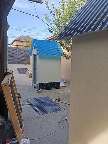 Уличный туалет: - Наружный туалет, - Конструкция: каркасная, с двускатной крышей. - — 3