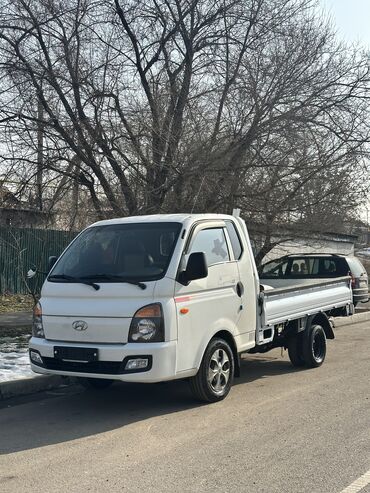 Легкий грузовой транспорт: Легкий грузовик, Hyundai, Стандарт, До 1 т, Б/у