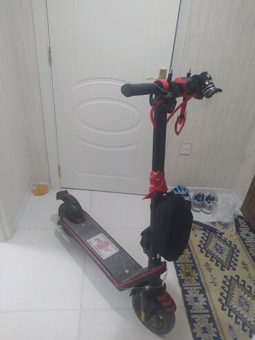 elektro skuter: Elektrik skuter, 1100vat, 45 suret, 45-50 gedis mesafe, aksesuarlar