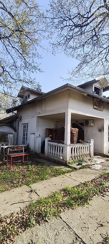 Objekti: Kuća sa pomoćnim objektima – ma koju je potrebno hitno renoviranje — 6