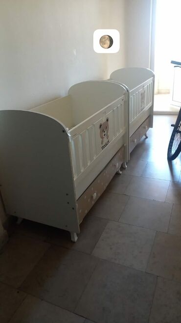 Oğlan və qız üçün, İşlənmiş, Dördbucaq, Beşik, Matras ilə, Yellənmə mexanizm ilə
