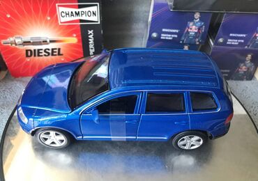 Avtomobil modelləri: 2004 il, 1:24, Dəmir, Ödənişli çatdırılma — 16