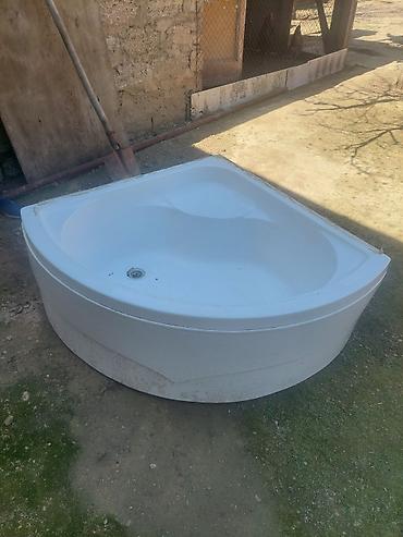 duş: Künc duş kabinası komplekti Tərkibi: - Akril künc vannası/tray — 2