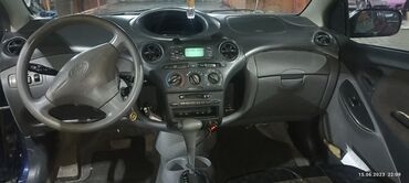 Toyota: Toyota Yaris: 2002 г., 1.3 л, Автомат, Бензин, Седан