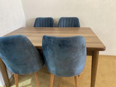 Stullar: Qonaq otağı üçün, Yeni, Açılmayan, Dördbucaq masa, 4 stul