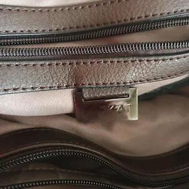 Kompleti: 1.LOOKAT TORBA, DIVNA, 2. COLLISTAR TASNICA I 2 NESESERA | 1 — 21