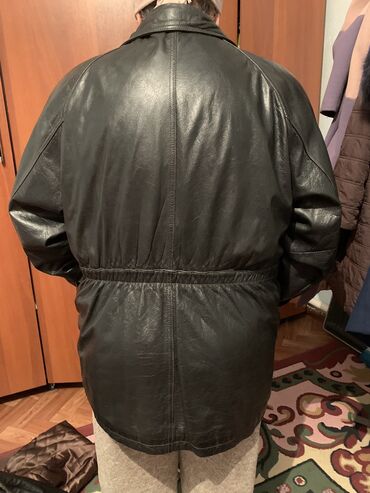 мужской кожаный куртки: Куртка 5XL (EU 50), цвет - Черный