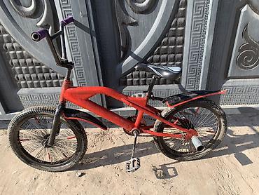 водный банан: Детский BMX/фристайл велосипед - Размер колес: около 20" - Рама — 2