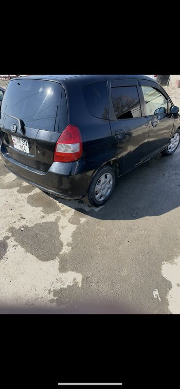 я ишу машину: Honda Fit: 2002 г., 1.3 л, Автомат, Бензин, Хэтчбэк