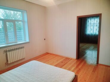 Həyət evləri və villaların satışı: 300 kv ev ikidasli tikili. Qaz su isiq daimi. Avtobus dayanacaginin — 28