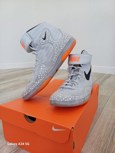 Спортивная форма: Борцовки NIKE inflict (олимпийский цвет ) новые оригинал из CША если