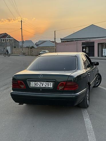 v124 mercedes: Mercedes-Benz E-Class: 2.9 l | 1997 il Sedan — 2