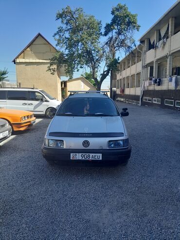 Volkswagen: Volkswagen Passat: 1992 г., 1.8 л, Механика, Бензин, Седан