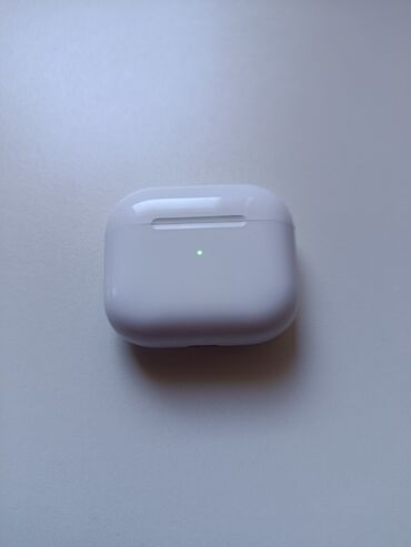 музыкальная студия: Беспроводной зарядный кейс для наушников Apple AirPods 3. Продам по