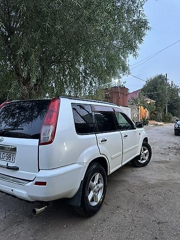 nisan x trel: Nissan X-Trail, ağ rəng, 5 qapı SUV/crossover. Özəlliklər: - Güclü və — 6